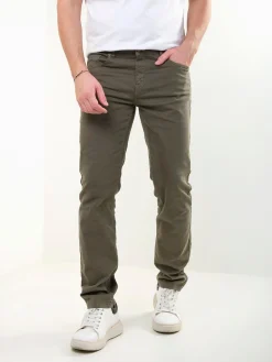 Calças sarja com bolsos