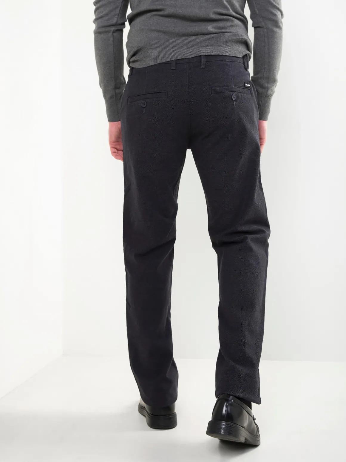 Calças slim fit cinza escuro