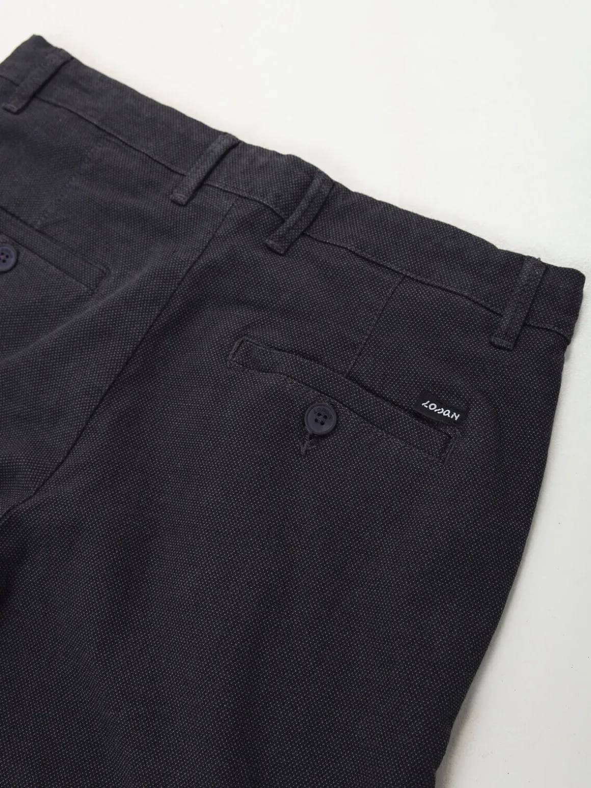 Calças slim fit cinza escuro