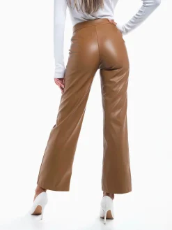 Calças straight leg efeito pele