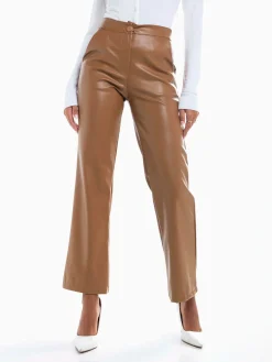 Calças straight leg efeito pele