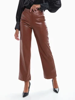 Calças straight leg efeito pele