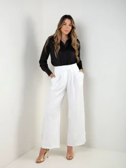 Calças wide leg riscas diplomáticas