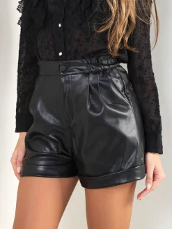 Calções efeito pele de cintura alta