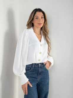 Camisa acetinada com manga abalonada