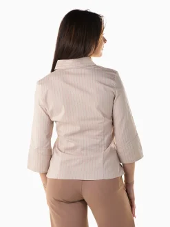 Camisa cintada às riscas