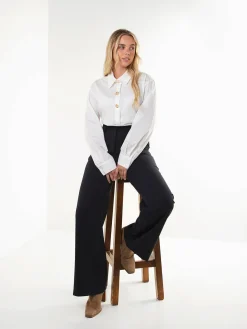 Camisa com botões dourados