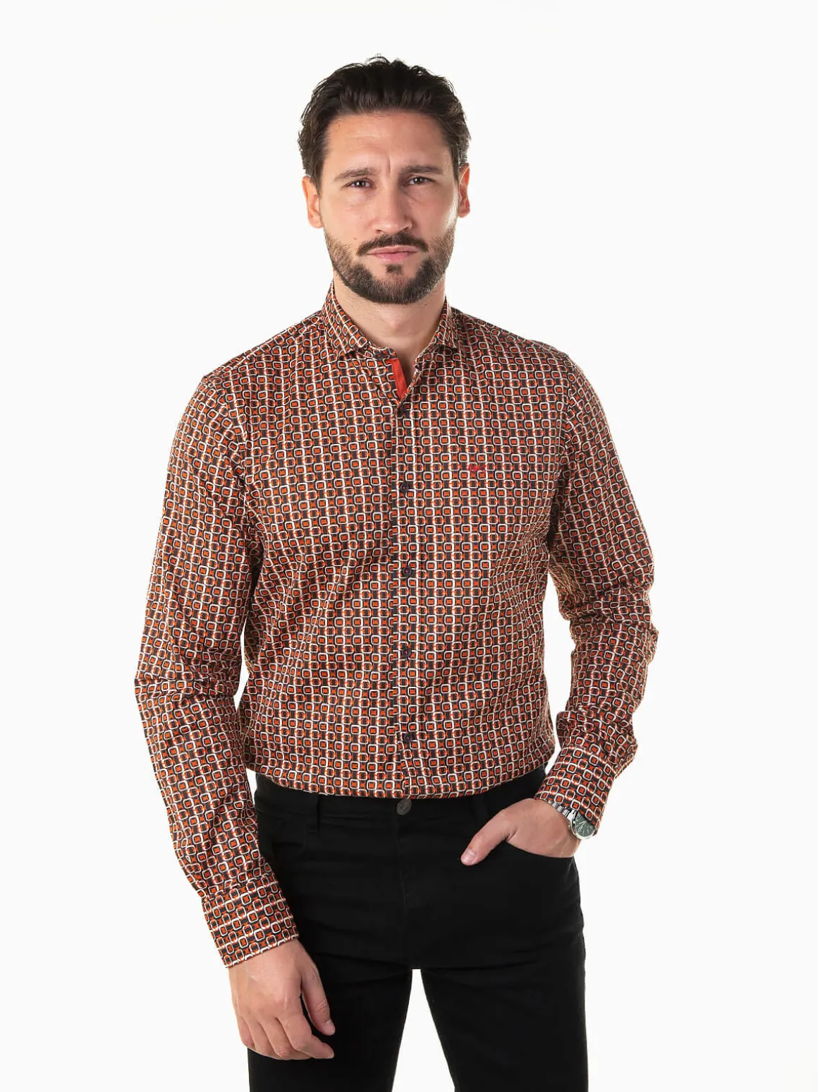 Camisa com padrão geométrico