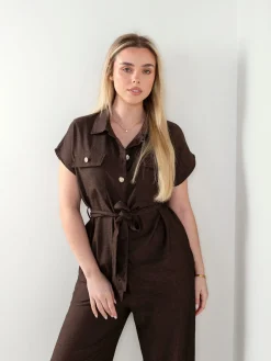 Camisa fluída com cinto ajustável