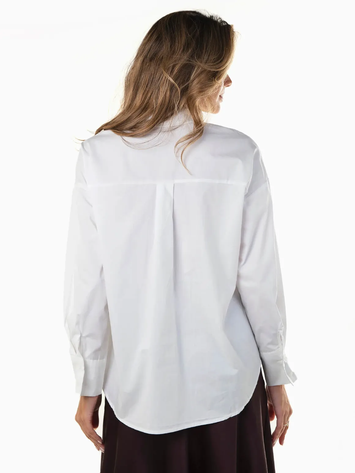 Camisa oversize com botão dourado