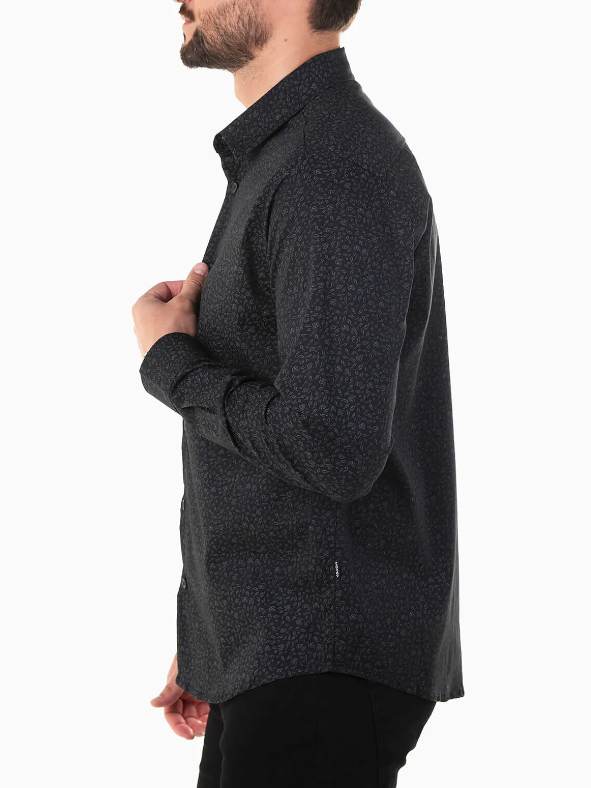 Camisa preta com padrão