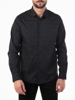 Camisa preta com padrão