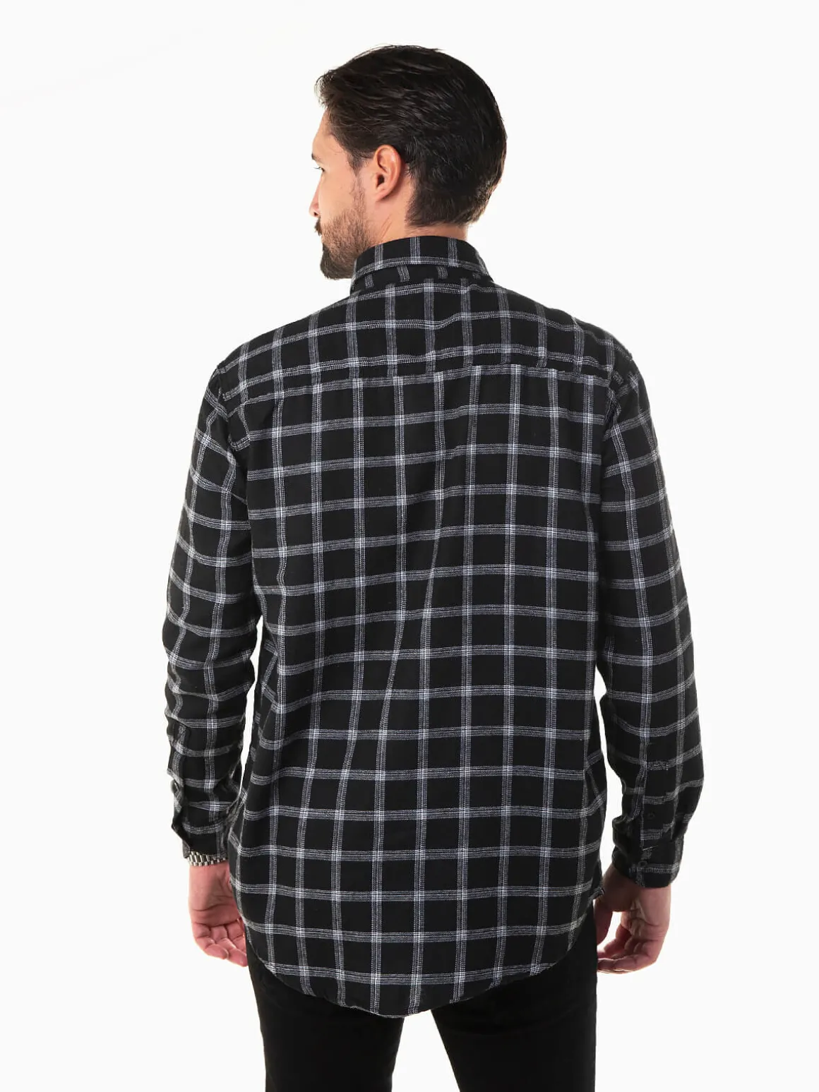 Camisa preta xadrez com bolso