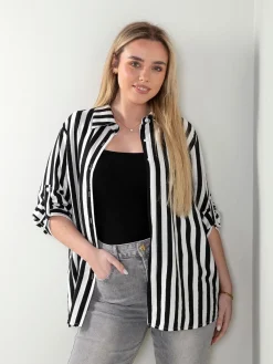 Camisa às riscas manga 3/4