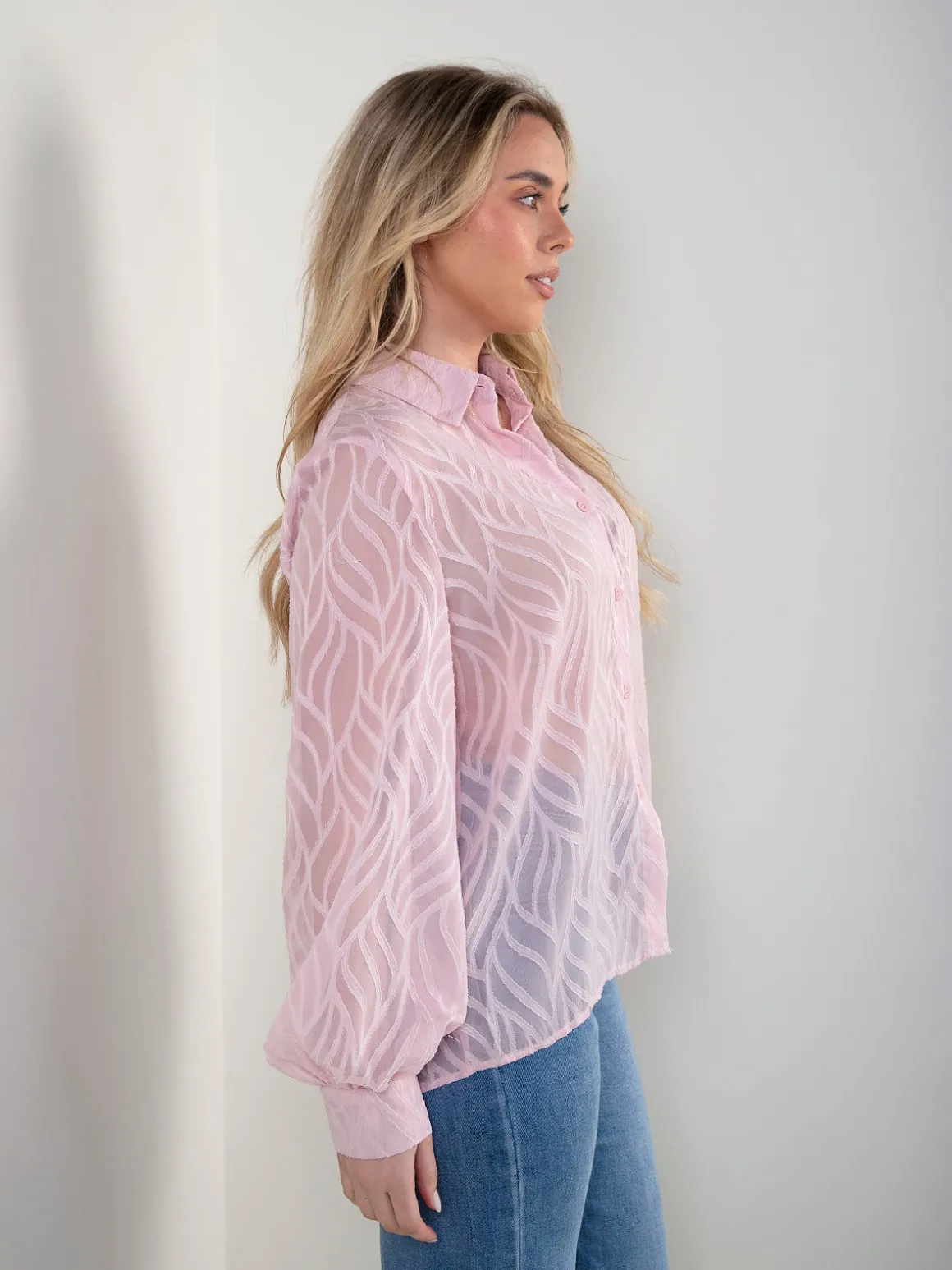 Camisa semitransparente com padrão