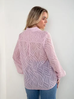 Camisa semitransparente com padrão