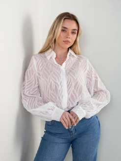 Camisa semitransparente com padrão