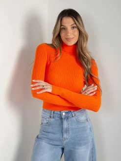 Camisola canelada com gola alta