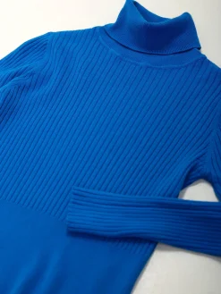 Camisola canelada com gola alta