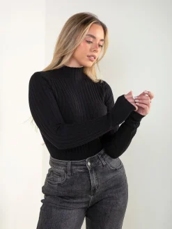 Camisola canelada com gola perkins