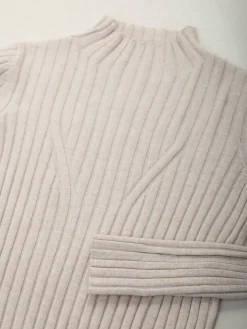 Camisola canelada com gola perkins