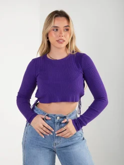 Camisola cropped canelada com cordões laterais