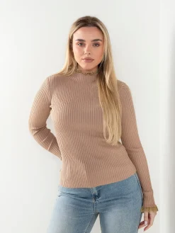 Camisola de malha canelada com renda