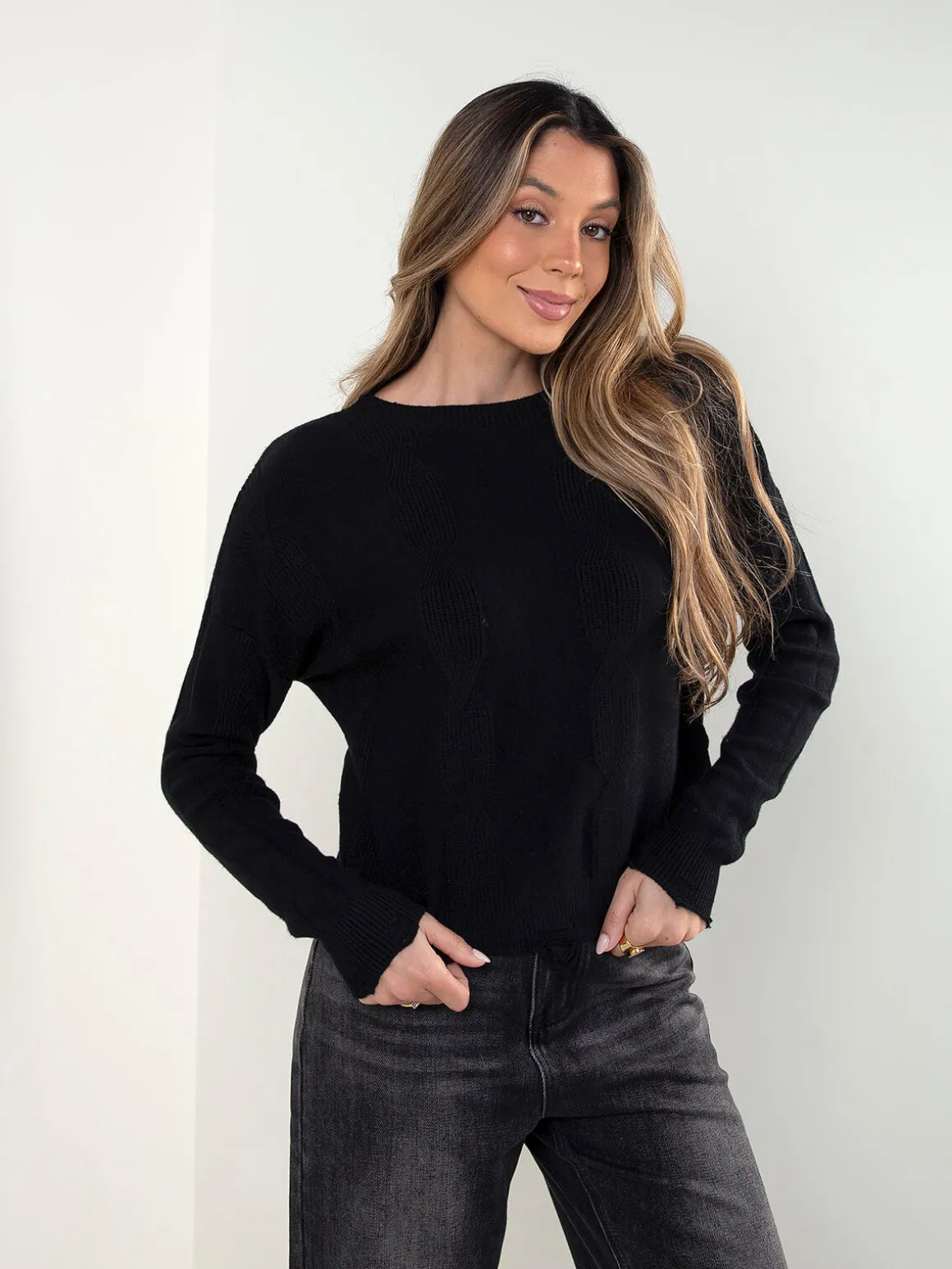 Camisola de malha com acabamento desfiado