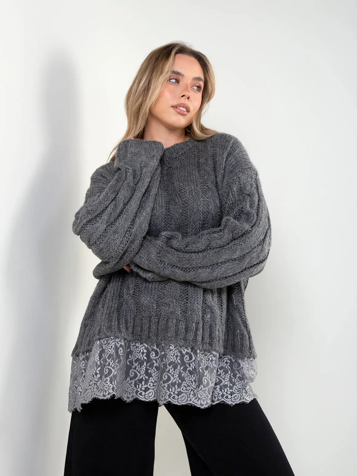 Camisola de malha com renda