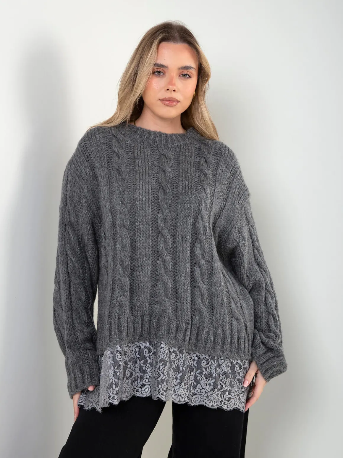 Camisola de malha com renda