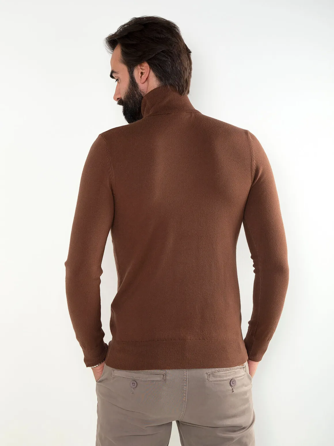 Camisola de malha fina com gola alta