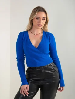 Camisola malha canelada com decote cruzado