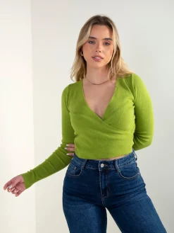 Camisola malha canelada com decote cruzado