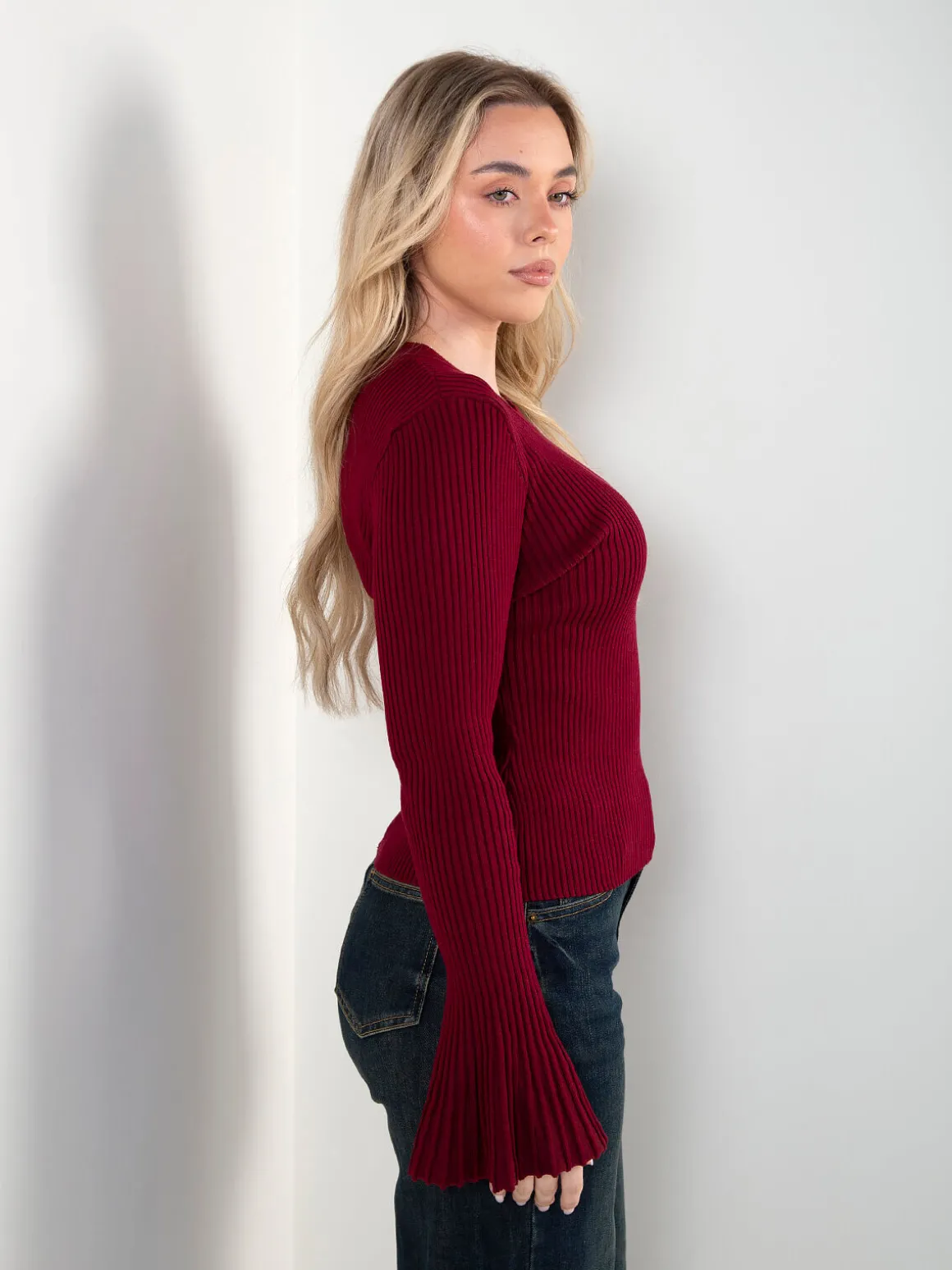 Camisola malha canelada com mangas flare