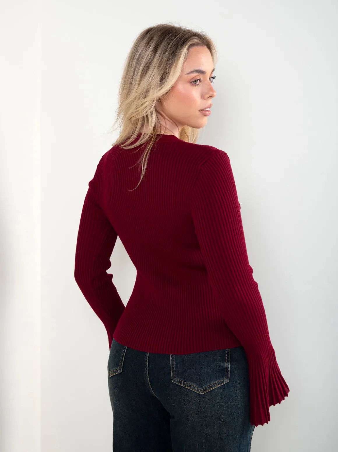 Camisola malha canelada com mangas flare