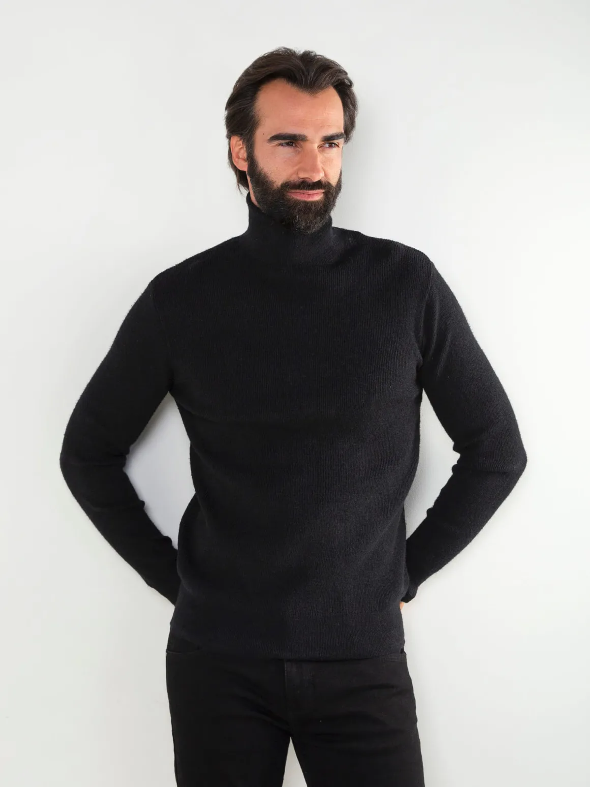 Camisola malha canelada com gola alta