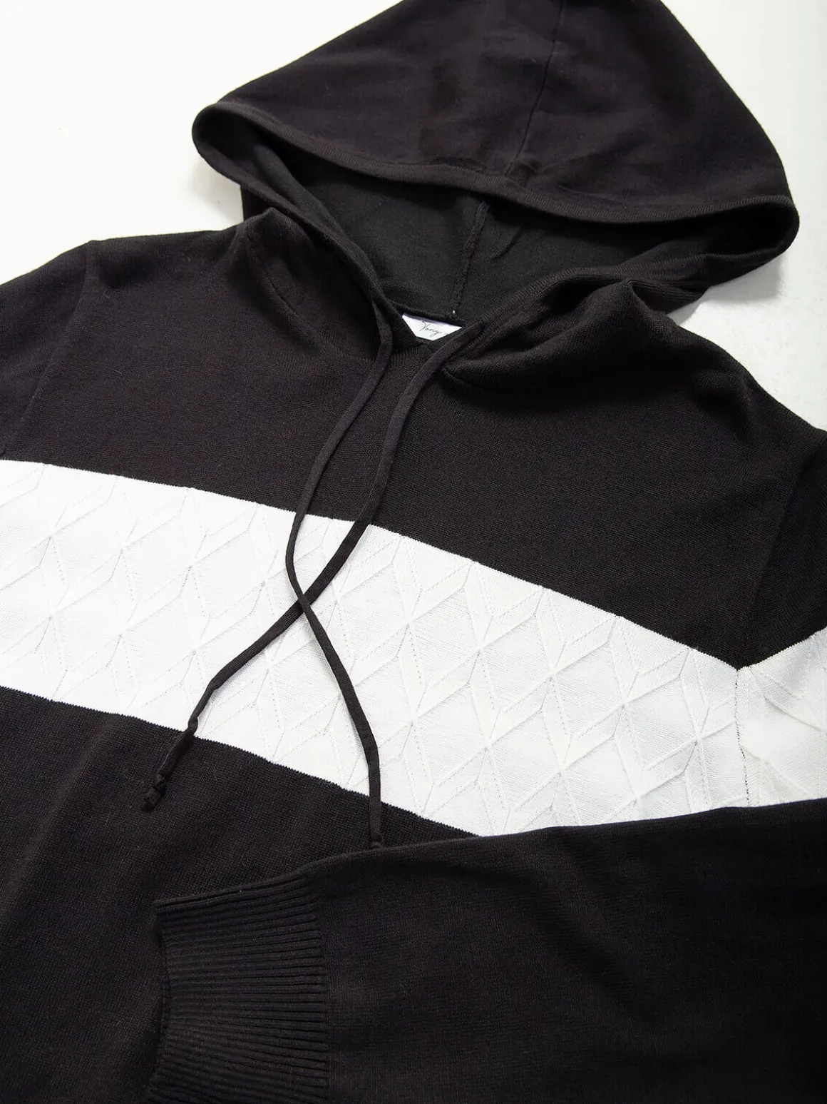 Camisola malha color block com capuz