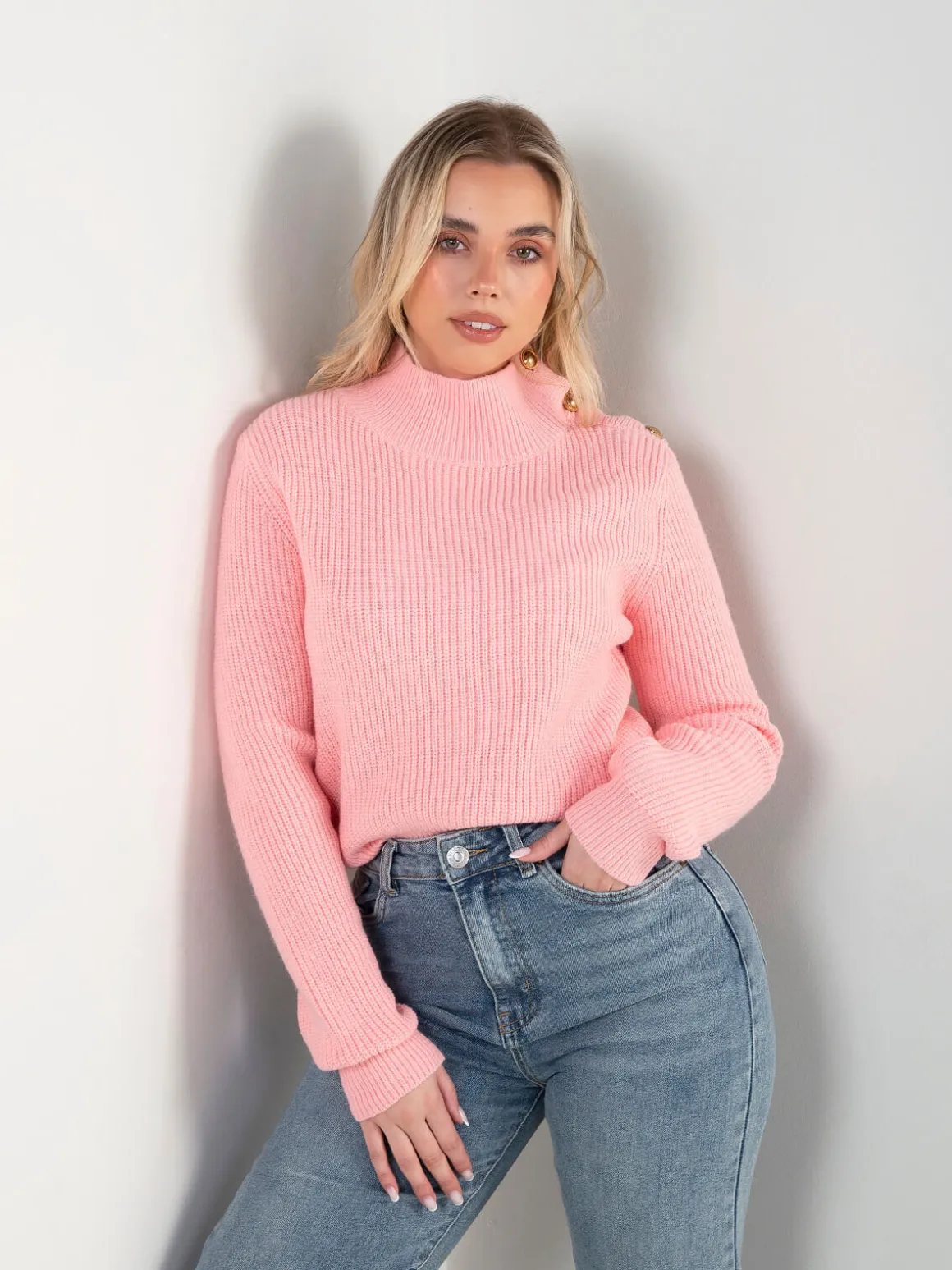 Camisola malha com botões no ombro