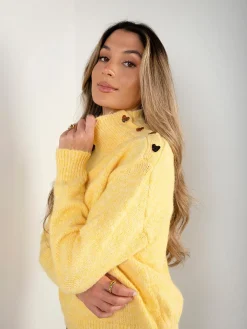 Camisola malha com gola subida e botões