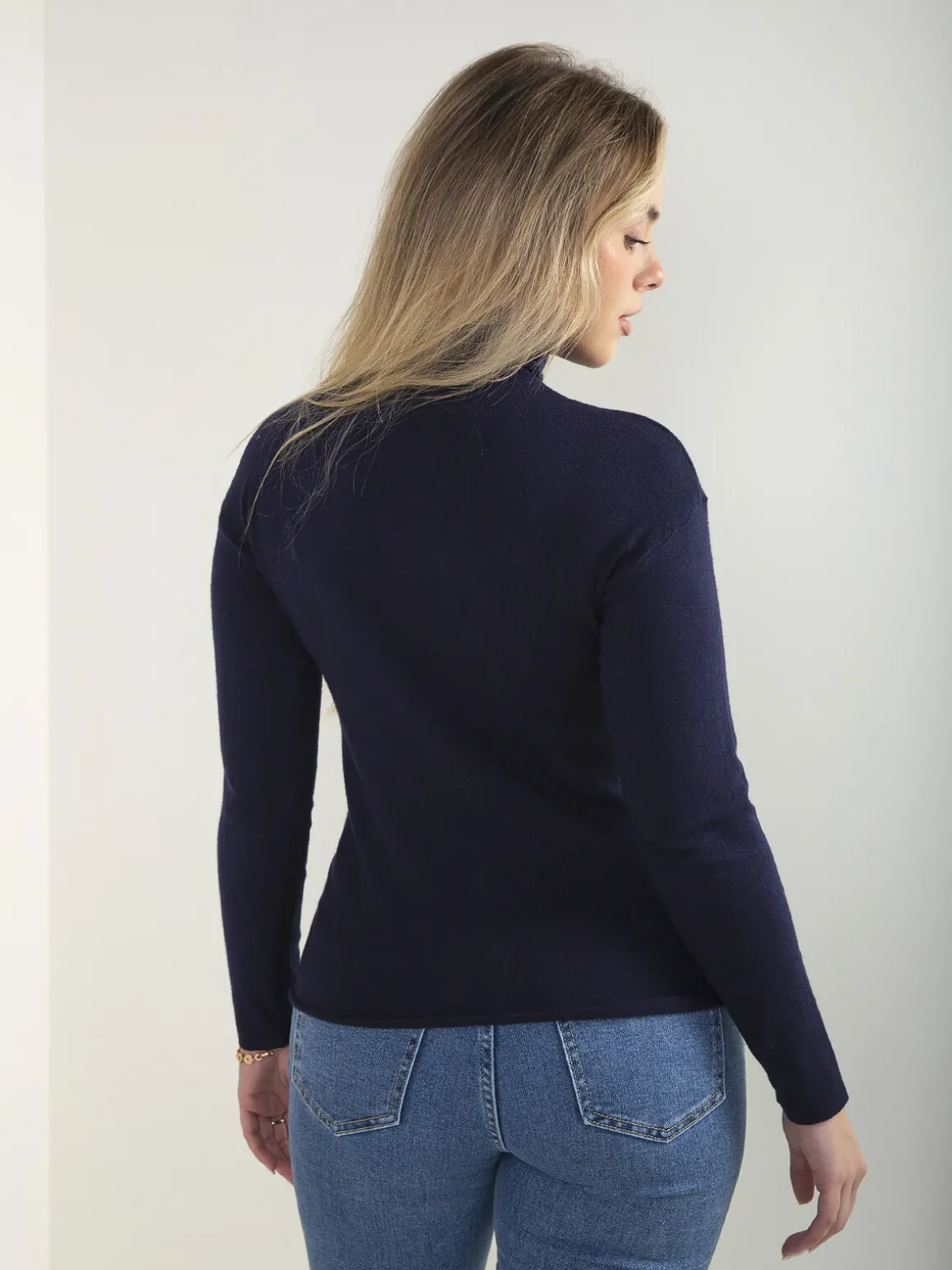 Camisola malha fina acabamento rolling