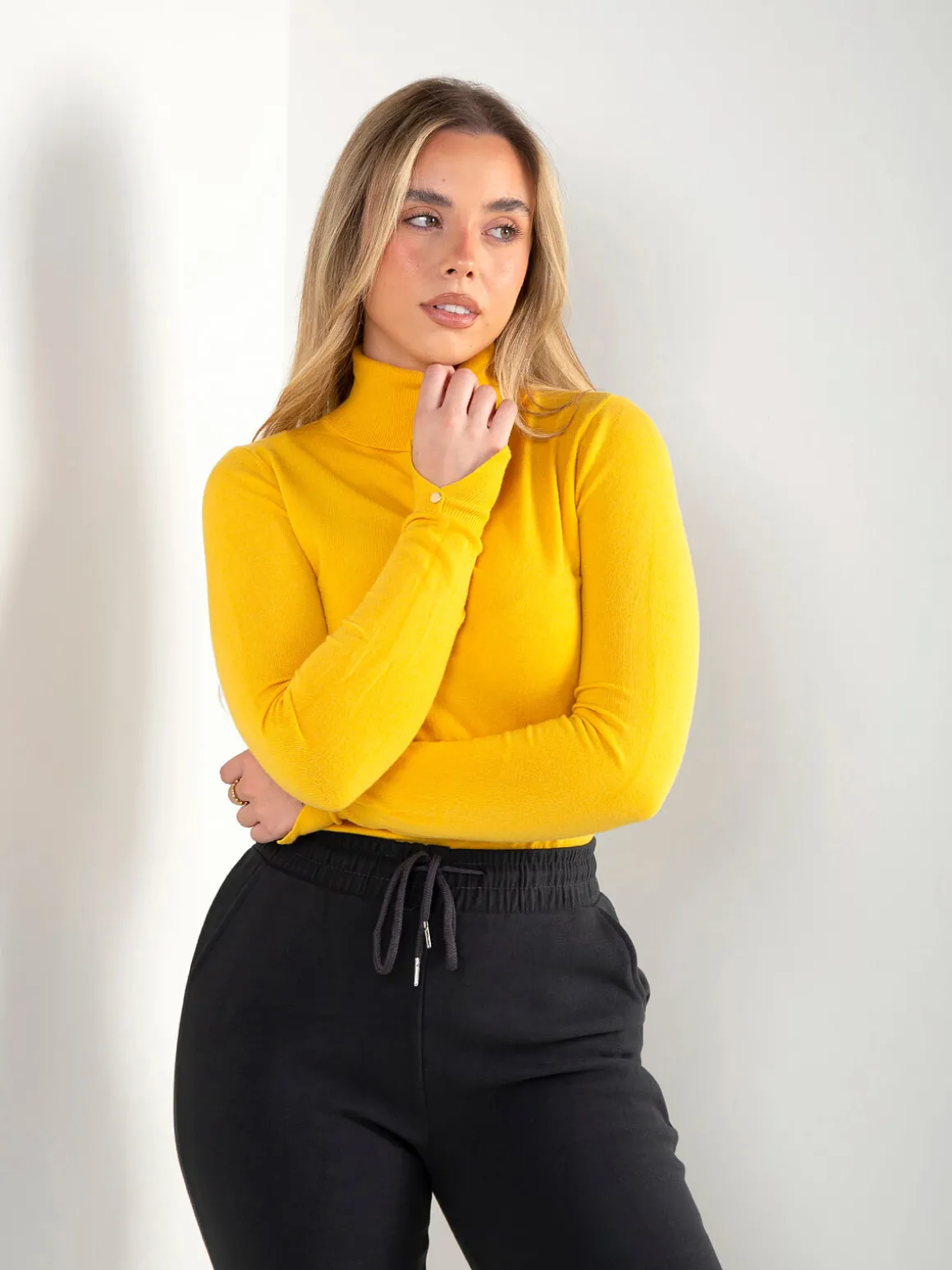 Camisola malha fina com abertura