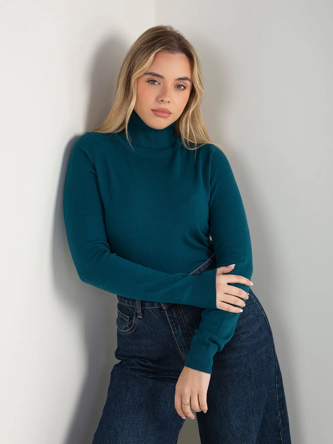 Camisola malha fina com gola alta