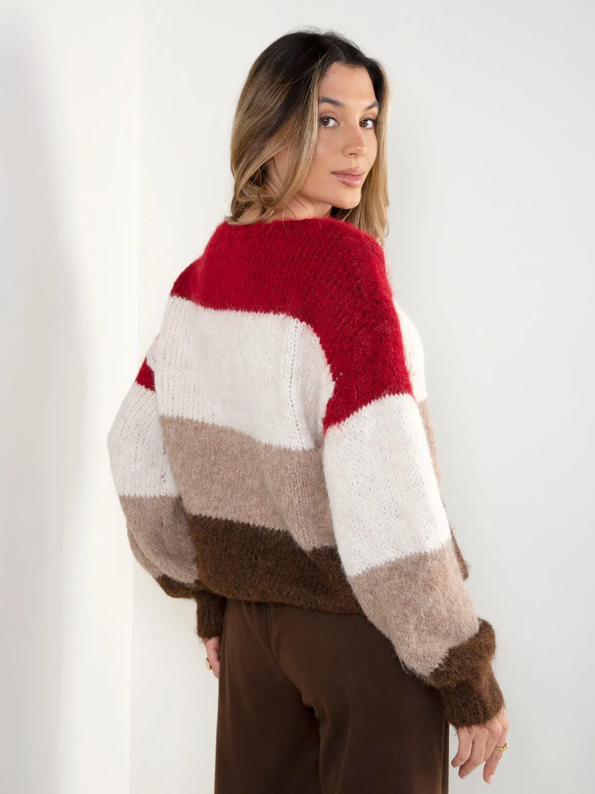 Camisola malha oversized color block em V