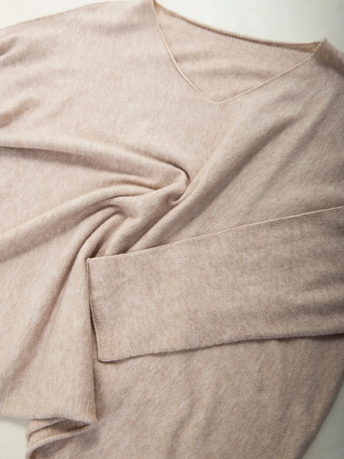 Camisola malha viscose com decote V