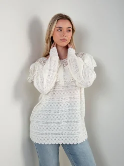 Camisola rendada com folhos