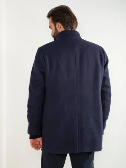 Casaco clássico azul marinho com gola dupla
