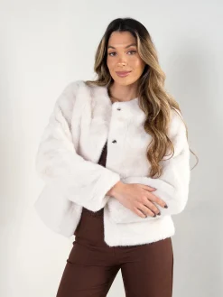 Casaco com pelo suave