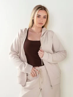 Casaco fato treino com capuz ajustável