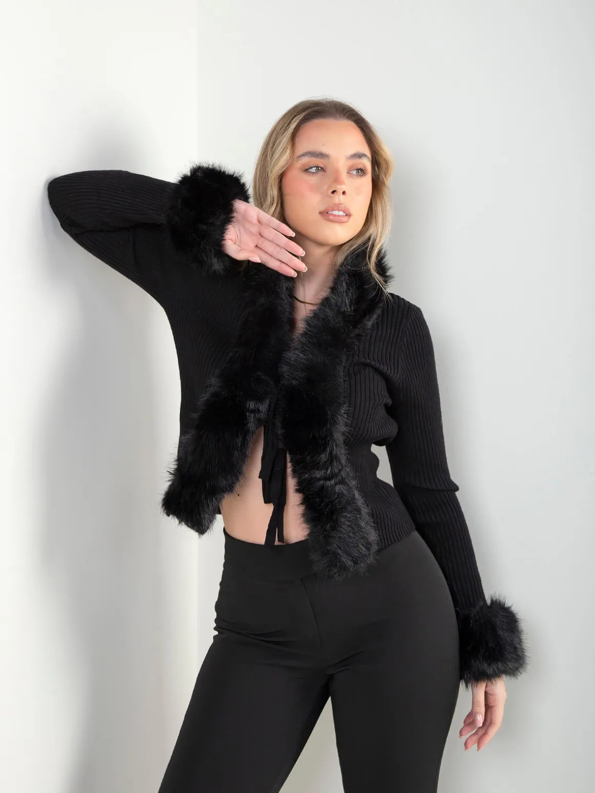 Casaco malha canelada com pelo