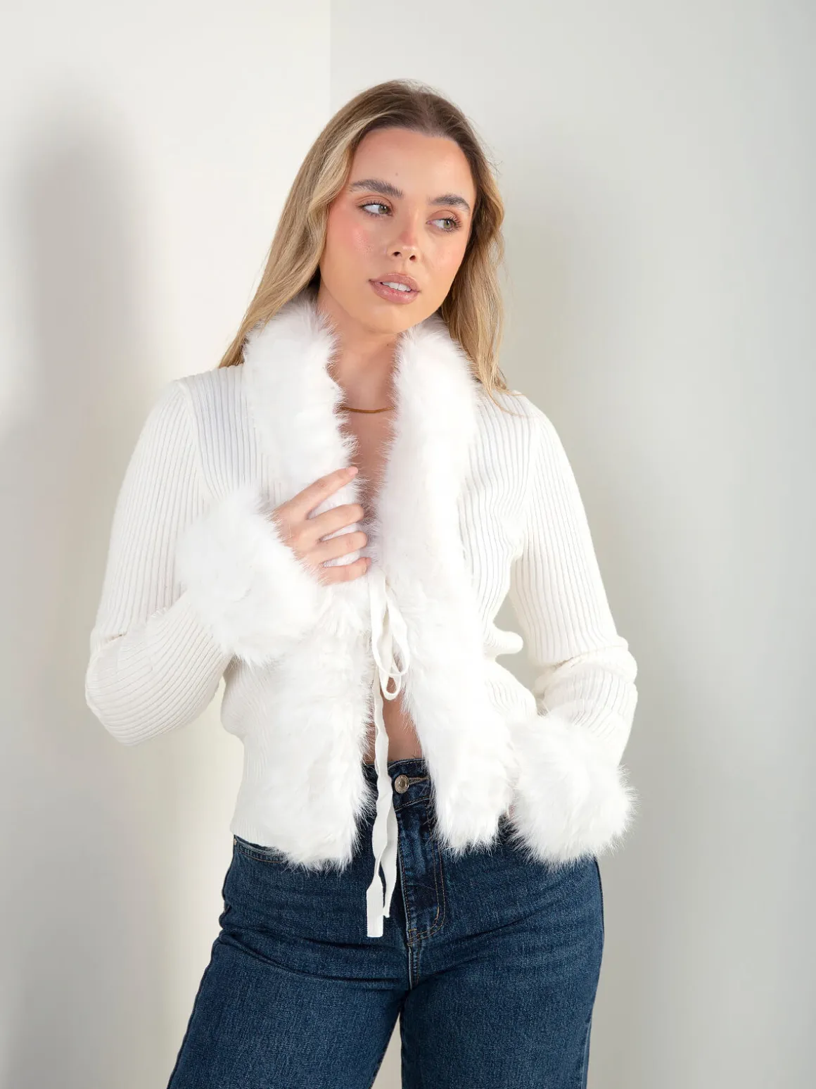 Casaco malha canelada com pelo